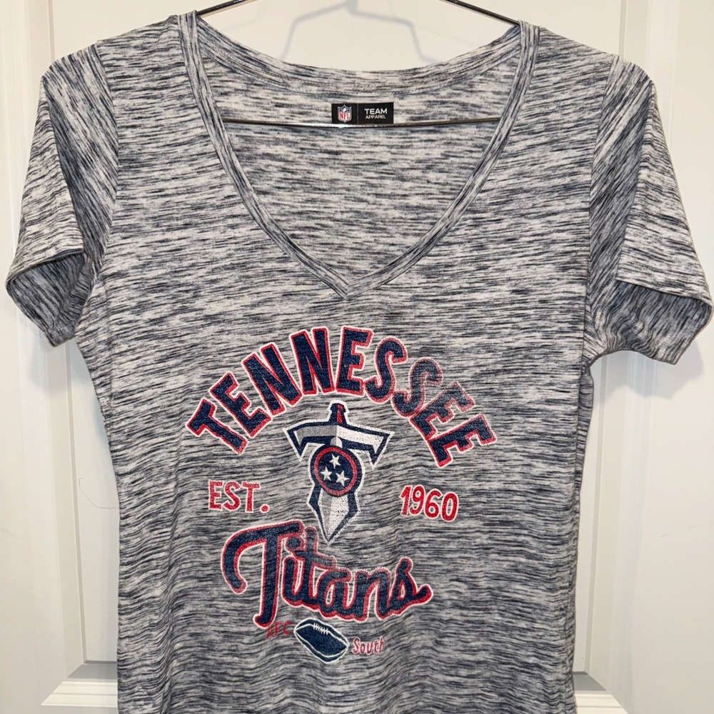 Tennessee Titans Womens L T Shirt NFL Team Apparel V Neck Distressed Graphic